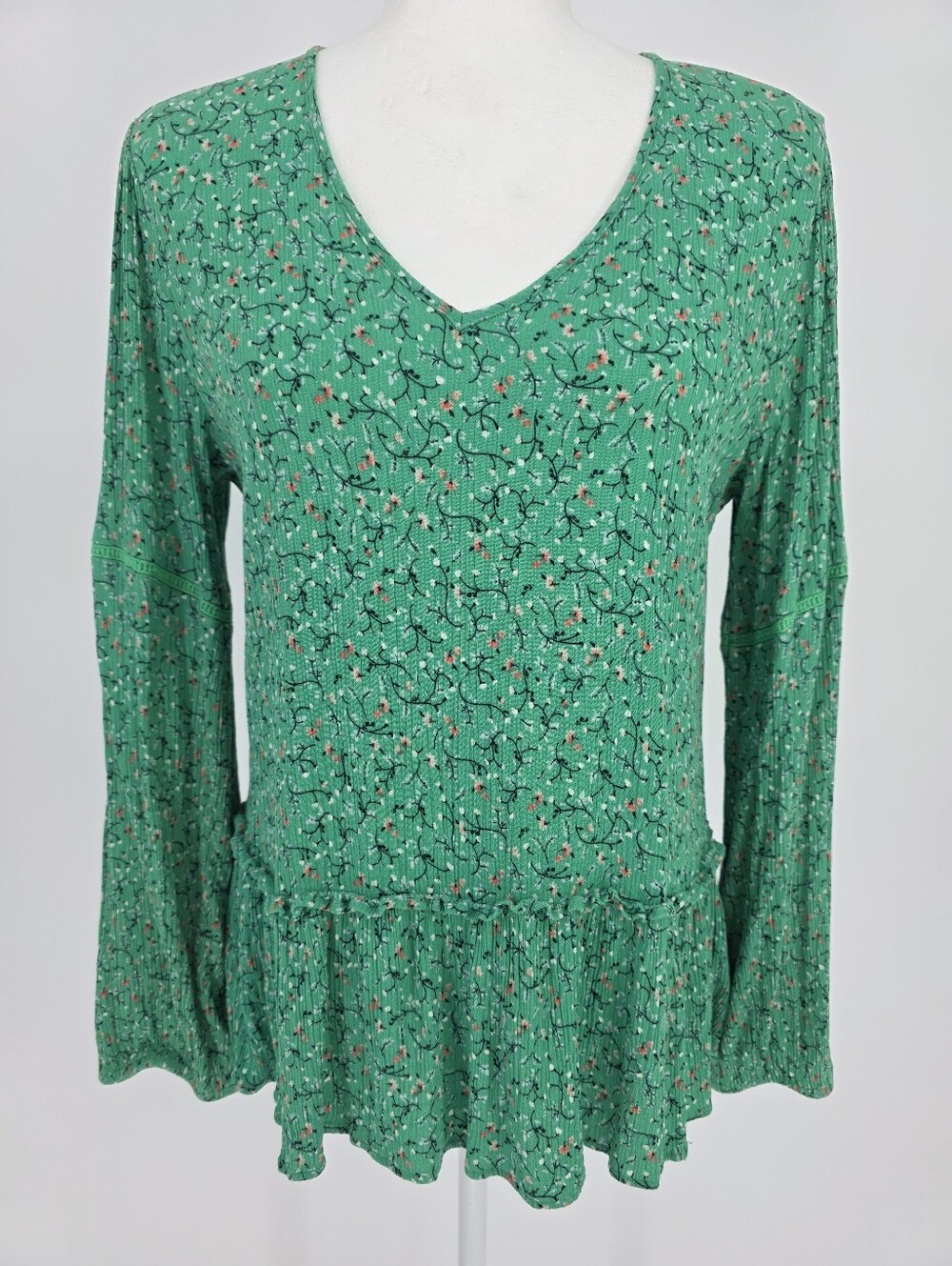 Pleione Green Floral Ribbed Peplum Blouse Bell Sleeve V-Neck Women's Medium